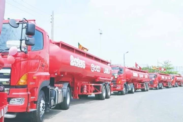 පෞද්ගලික ටැංකි රථ හිමියන් තෙල් බෙදීම නවතා දමයි...