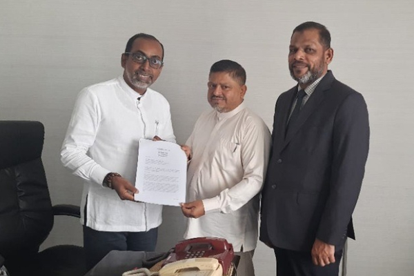 சுங்கத்தால் தடுக்கப்பட்டுள்ள குர்ஆன் தமிழ் பிரதிகளை விடுவிக்க முஸ்லிம் எம்.பிக்கள் கோரிக்கை | Quran Tamil Edition