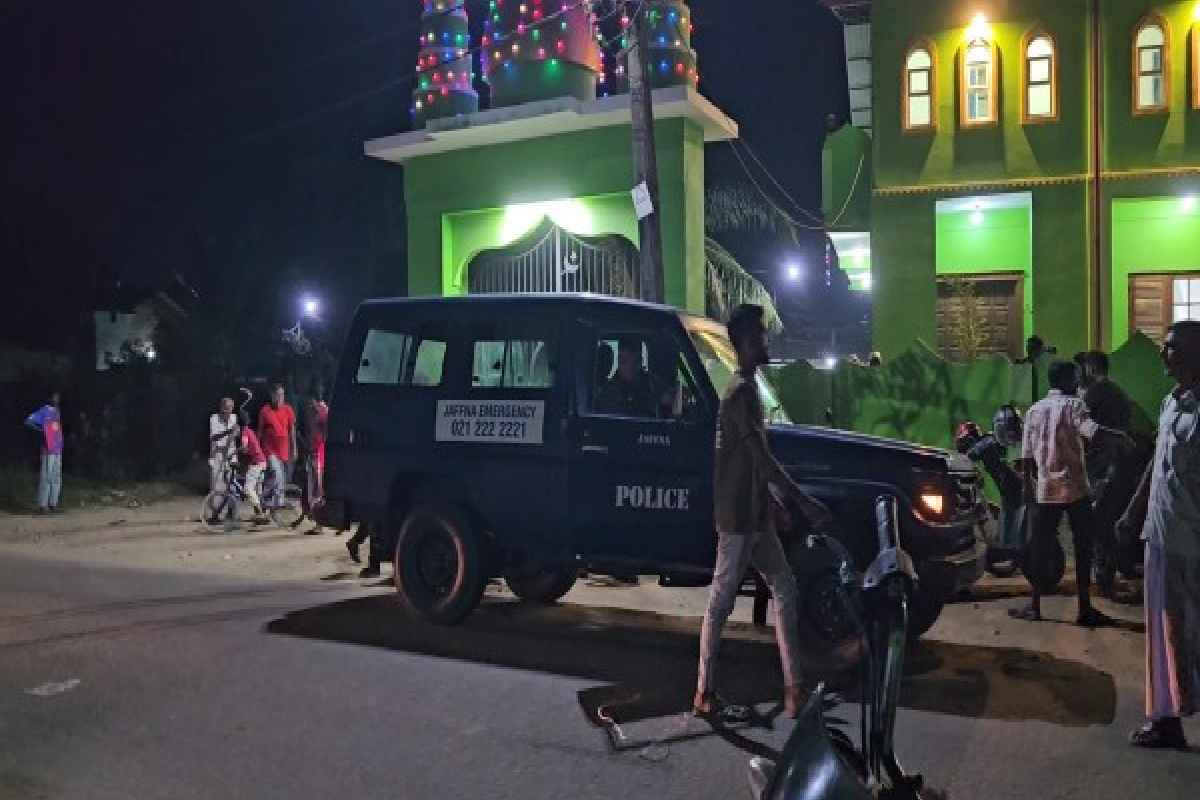 யாழில் நள்ளிரவில் அரங்கேறிய பயங்கரம் ; பள்ளிவாசலில் தொழுகையின் போது நடந்த சம்பவம் | Jaffna Incident During Mosque Prayers