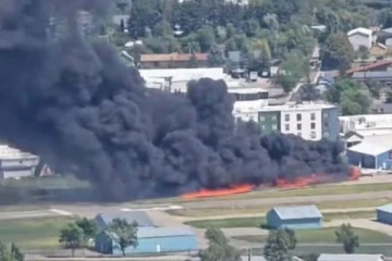 அமெரிக்காவில் இரு விமானங்கள் மோதி பாரிய தீ விபத்து; உயிராபத்து இல்லை