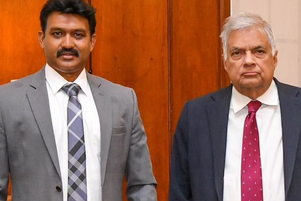 கிழக்கு மாகாண ஆளுநர் வருகையை கட்சி அரசியலாக்கும் அரச அதிகாரிகள்! | Eastern Governor Officials Party Politics