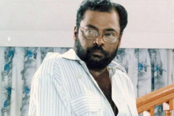 மணிவண்ணன் கேரவனில் 10 பெண்களுடன் ஜாலியா இருப்பார்!! சர்ச்சையாக பேசிய நடிகர்..