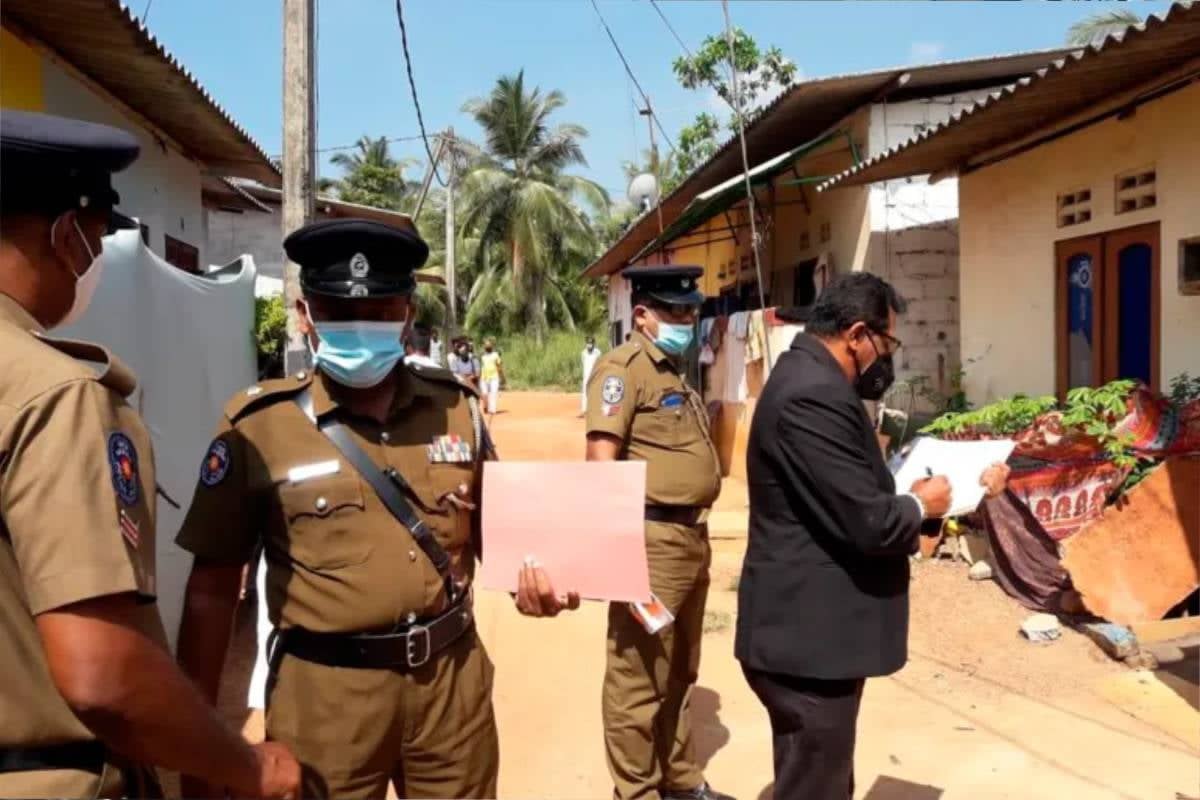வீடொன்றுக்குள் மர்மான முறையில் உயிரிழந்த கணவன், மனைவி - இரத்த காயங்களுடன் சடலங்கள் மீட்பு | Husband And Wife Dies Mysteriously வீடொன்றுக்குள் மர்மான முறையில் உயிரிழந்த கணவன், மனைவி - இரத்த காயங்களுடன் சடலங்கள் மீட்பு | Husband And Wife Dies Mysteriously
