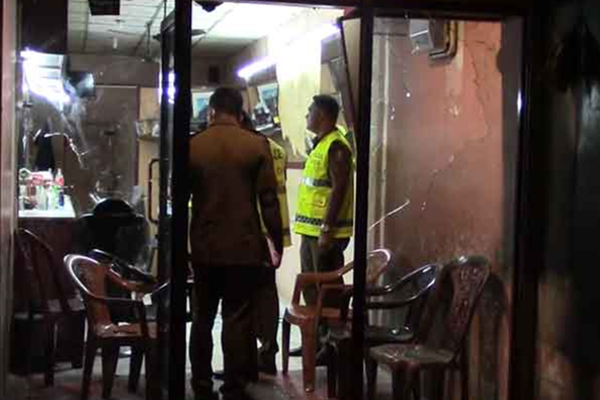 யாழ் சிகையலங்கார நிலையத்தில் இடம்பெற்ற  பகீர் சம்பவம்! | Attack Incident At Jaffa Hairdressing Salon