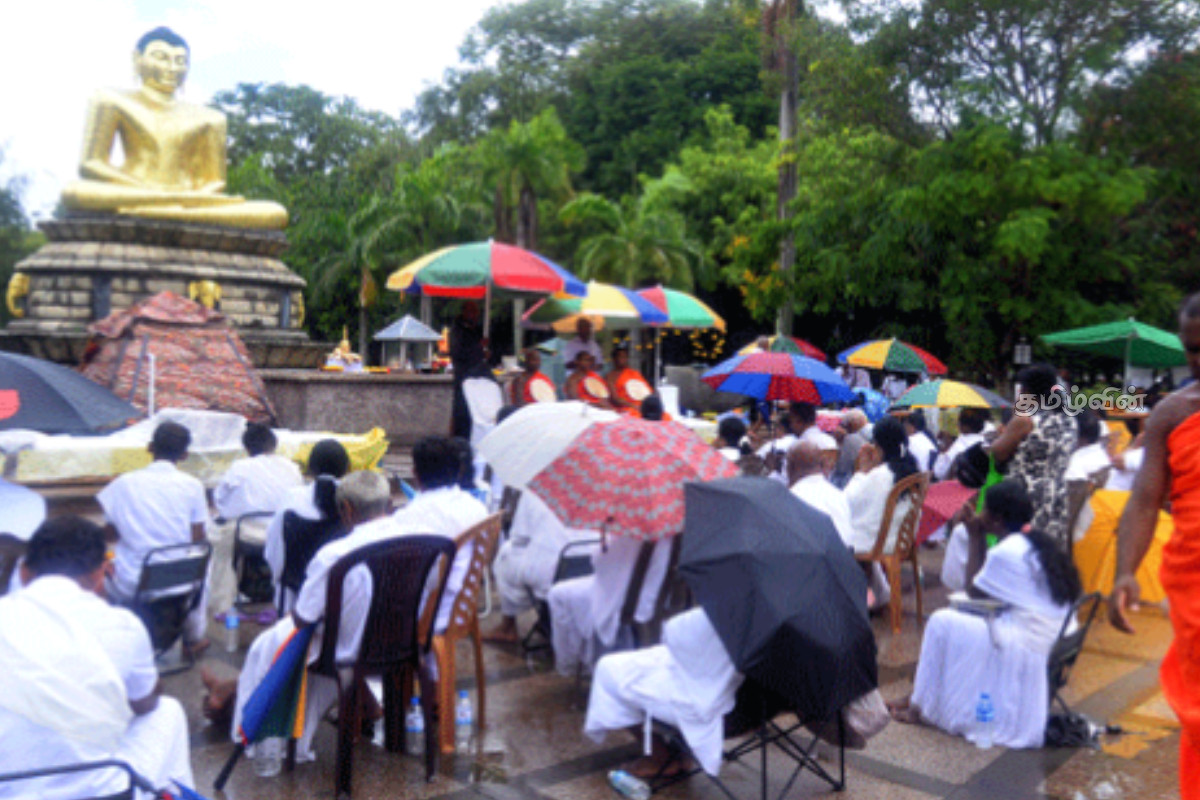 விகாரமகாதேவி பூங்காவில் போயா தின வழிபாடுகள் | Poya Day Observances At Viharamahadevi Park விகாரமகாதேவி பூங்காவில் போயா தின வழிபாடுகள் | Poya Day Observances At Viharamahadevi Park