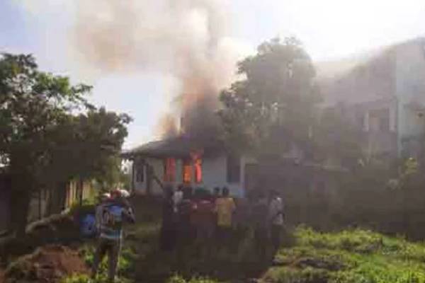 தென்கிழக்கு விஞ்ஞான பீடத்தின் மாணவர் விடுதியில் தீ விபத்து | Fire Incident Hostel Southeast Science Faculty தென்கிழக்கு விஞ்ஞான பீடத்தின் மாணவர் விடுதியில் தீ விபத்து | Fire Incident Hostel Southeast Science Faculty