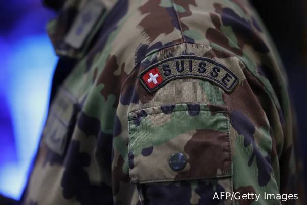 ராணுவத்துக்கான செலவுகள்... மக்கள் தலையில் கைவைக்கும் சுவிஸ் அரசு | Swiss Plan To Extend One Year For Work In Army ராணுவத்துக்கான செலவுகள்... மக்கள் தலையில் கைவைக்கும் சுவிஸ் அரசு | Swiss Plan To Extend One Year For Work In Army