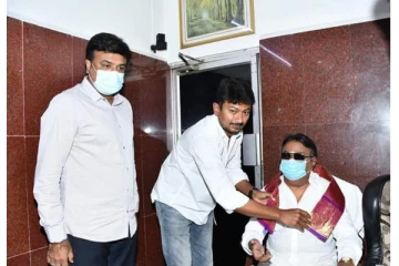 விஜயகாந்தை சந்தித்து உடல் நலம் விசாரித்த உதயநிதி ஸ்டாலின்