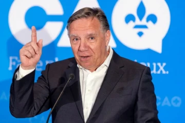 கனடாவின் க்யூபெக் மாகாண முதல்வர் பதவி விலகல்