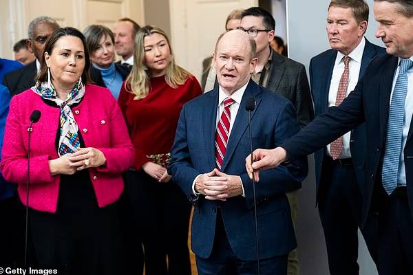 கிரீன்லாந்து தொடர்பில் புதிய குண்டை வீசிய ட்ரம்ப்: கடுமையான நடவடிக்கை உறுதி | Trump Threatens Tariffs Over Greenland