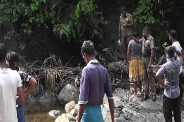 காணாமல்போன மாணவன் சடலமாக மீட்பு;  நண்பர்கள் மூவர்  கைது!