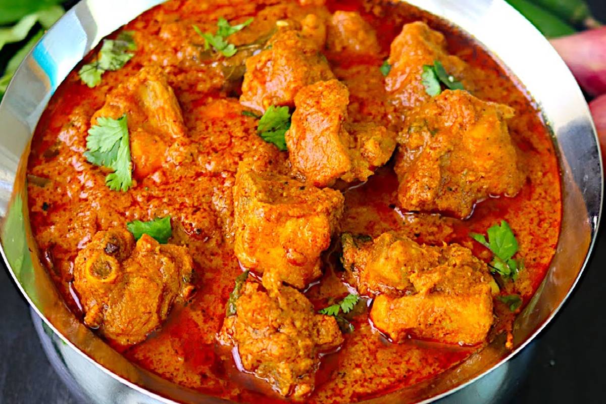 கிராமத்து பாணியில் வறுத்தரைத்த சிக்கன் குழம்பு... இப்படி ஒரு முறை செய்து பாருங்க | How To Make Village Style Chicken Gravy கிராமத்து பாணியில் வறுத்தரைத்த சிக்கன் குழம்பு... இப்படி ஒரு முறை செய்து பாருங்க | How To Make Village Style Chicken Gravy