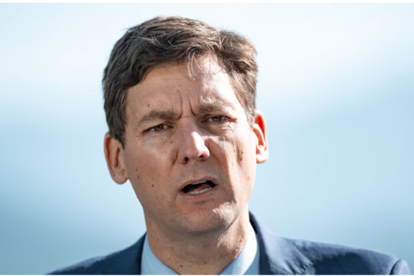 அமெரிக்காவுக்கு எதிரான வரி விளம்பரங்களை தொடர உள்ளதாக பிரிட்டிஷ் கொலம்பியா அறிவிப்பு | David Eby Says British Columbias Anti Tariff Ads