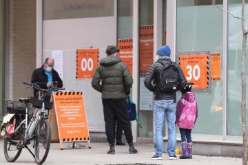 கனடாவில் புதிதாக 9 ஆயிரத்திற்கும் அதிகமானோர் பாதிப்பு