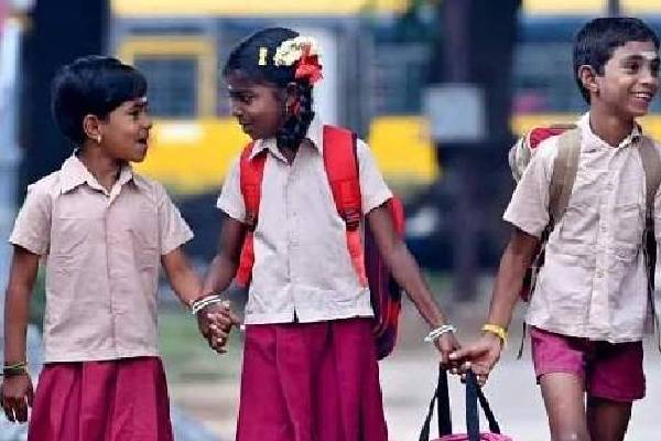 மாணவர்களிடையே சாதி மோதல்களை தடுப்பதற்கு ஒரு நபர் குழுவை நியமித்த தமிழக முதலமைச்சர் | One Man Committee Students Caste Conflicts Stalin