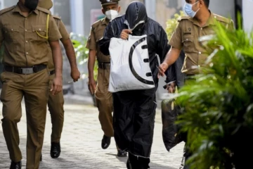 வழிப்பறி கொள்ளையில் பொலிஸ் கான்ஸ்டபிள் !