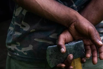 கொடூரத்தின் உச்சம்... முதலைகளுக்கு இரையான சடலங்கள்: தீக்கிரையாக்கப்பட்ட 3 கிராமங்கள்