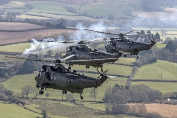 முதல் முறையாக உக்ரைனுக்கு ஹெலிகாப்டர்களை வழங்கிய நாடு!