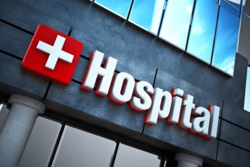 25 பெண்கள் திடீர் சுகயீனமுற்று வைத்தியசாலையில் அனுமதி