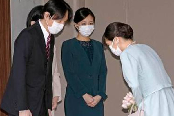 காதலுக்காக அரச பட்டத்தை துறந்த இளவரசி - பல இன்னல்களுக்குப் பிறகு காதலனை மணந்தார் | World Lovers காதலுக்காக அரச பட்டத்தை துறந்த இளவரசி - பல இன்னல்களுக்குப் பிறகு காதலனை மணந்தார் | World Lovers