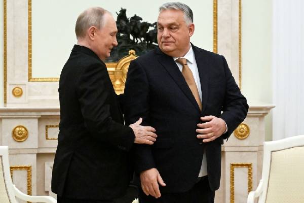 ஐரோப்பிய தலைவர்களின் எதிர்ப்பை மீறி புடினை ரஷ்யாவில் சந்தித்த ஒரு நாட்டின் பிரதமர் | Orban Defies Eu Meets Putin