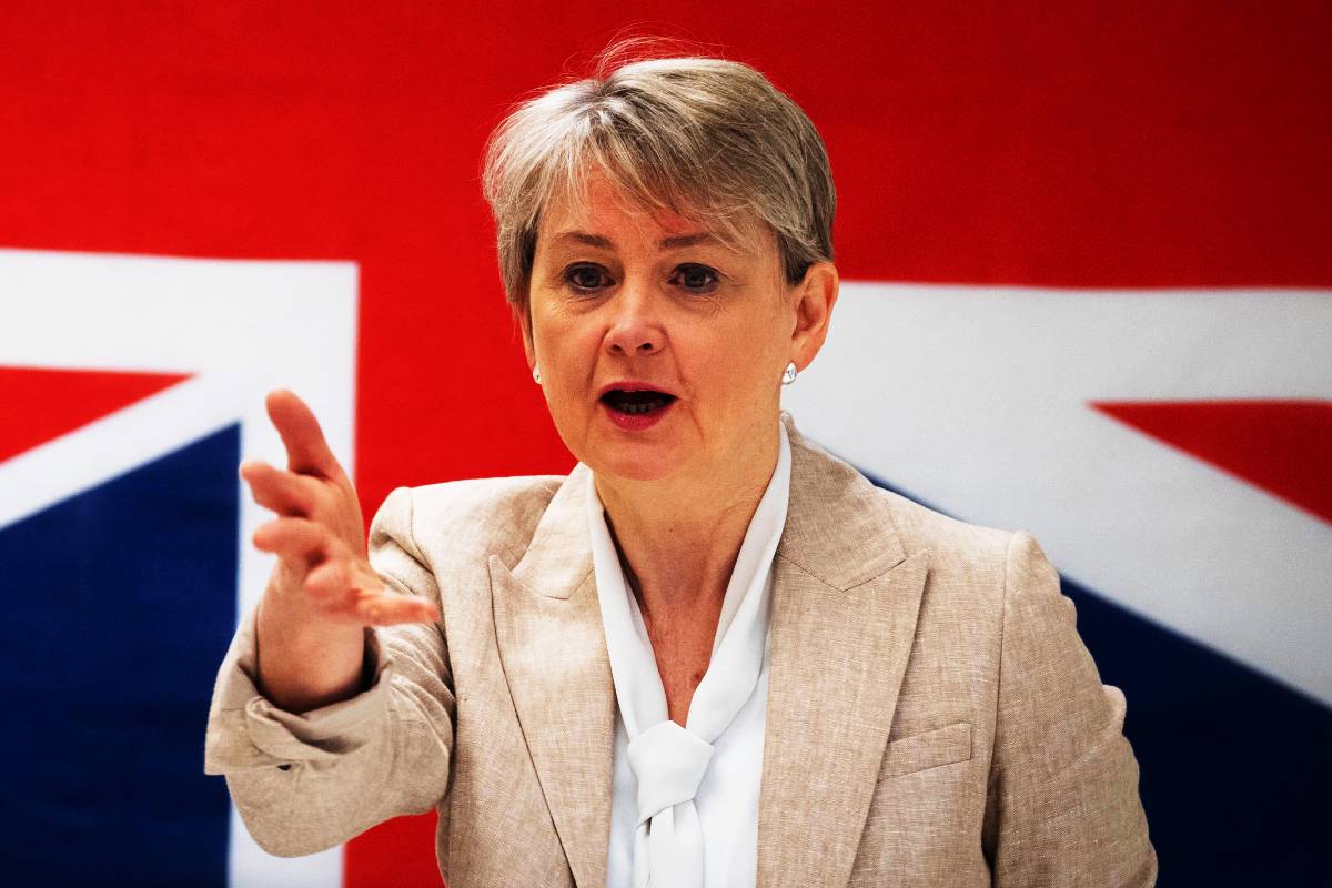 அதிகரிக்கும் போர் பதற்றம்...! ஈரானுக்கு பிரித்தானியா விடுத்த நேரடி எச்சரிக்கை | Uk Foreign Minister Yvette Cooper Warns Iran