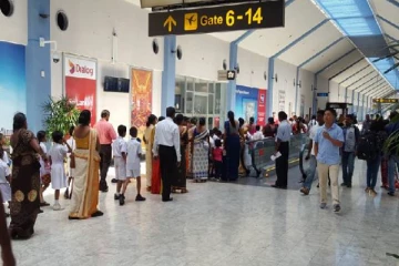 இலங்கைக்கு மீண்டும் வருகை தந்த பிரபல தென்னிந்திய இசையமைப்பாளர்!