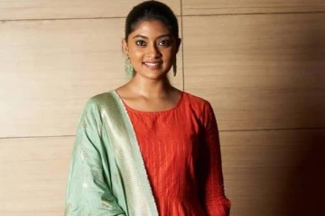 நடிகை அம்மு அபிராமி இவ்வளவு விருதுகளை பெற்றாரா?- வீட்டில் அவர் வைத்துள்ள விருதுகள், புகைப்படத்துடன் இதோ