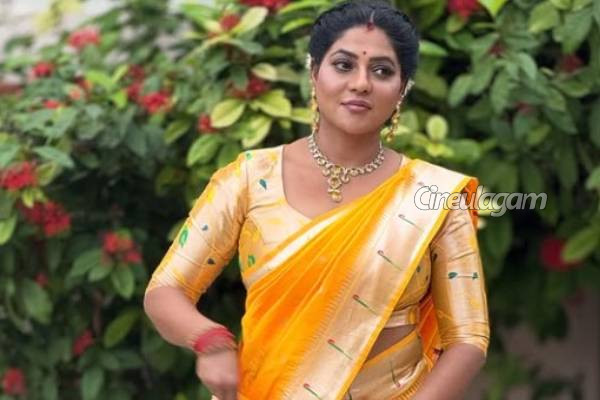 மஞ்சக்காட்டு மைனாவாக மஞ்சள் நிற புடவையின் அழகில் மயக்கும் சீரியல் நடிகை ரேஷ்மா பசுபுலேட்டி.... இதோ போட்டோஸ் | Serial Actress Reshma Pasupuleti Saree Photos மஞ்சக்காட்டு மைனாவாக மஞ்சள் நிற புடவையின் அழகில் மயக்கும் சீரியல் நடிகை ரேஷ்மா பசுபுலேட்டி.... இதோ போட்டோஸ் | Serial Actress Reshma Pasupuleti Saree Photos