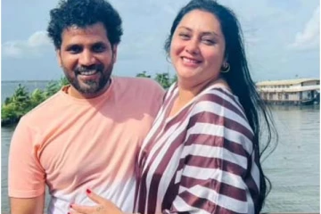 நடிகை நமீதாவின் இரட்டை குழந்தைகளை பார்த்ததுண்டா? வெளியிட்ட முதல் புகைப்படம்