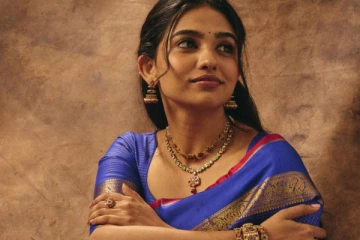 நடிகை மமிதா பைஜூ சேலையில் அழகிய போட்டோஷூட்