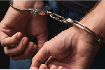 சட்டவிரோதமாக இலங்கைக்குள் நுழைந்த பிரான்ஸ் பிரஜைகள் கைது