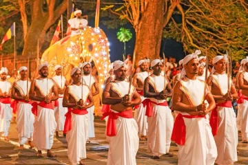 கண்டி எசல பெரஹெர நடனக் குழுவினருக்கு இப்படி ஒரு நிலை