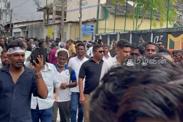 ரணிலுக்கு பிணை வழங்கியதாக ஆர்ப்பரித்த ஆர்ப்பாட்டக்காரர்கள்! களத்தில் அமைதியின்மை... | Ranil Wickremesinghe Arrested Colombo Protest