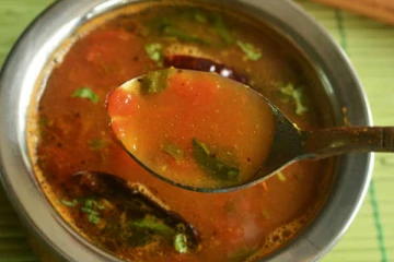 எடை வேகமா குறைய இந்த ரசத்தை மாத்தி மாத்தி எடுத்துக்கங்க! எடை மின்னல் வேகத்தில் குறையும்