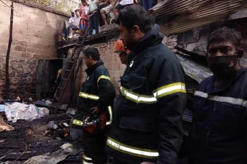 கட்டுகஸ்தோட்டை தீ விபத்து! இளைஞரொருவர் வீட்டிற்குள் திரவம் வீசியதாக தாய் வாக்குமூலம் (Photos)