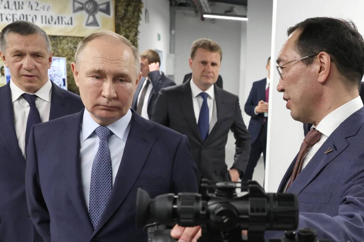 மாலி அரசைப் பாதுகாக்க ஆயுதங்களை அனுப்பும் ரஷ்யா | Russia Sends Weapons To Protect Mali Government மாலி அரசைப் பாதுகாக்க ஆயுதங்களை அனுப்பும் ரஷ்யா | Russia Sends Weapons To Protect Mali Government