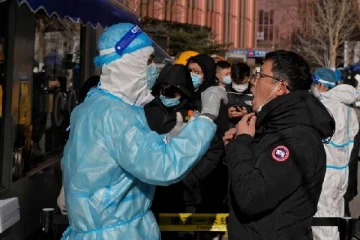 ஒருவருக்கு கொரோனா... மொத்த அலுவலக கட்டிடத்தையும் மூடிய சீனா: ஊழியர்கள் கதி?