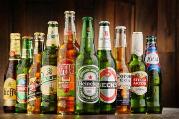 பீர் போத்தல்கள் பச்சை, பிரவுன் நிறங்களில் இருப்பதற்கு காரணம் என்ன? பலருக்கும் தெரிந்திடாத உண்மை