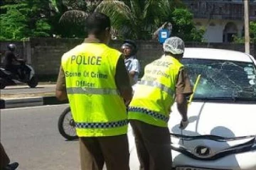யாழில் துவிச்சக்கர வண்டியை தூக்கியடித்த கார்