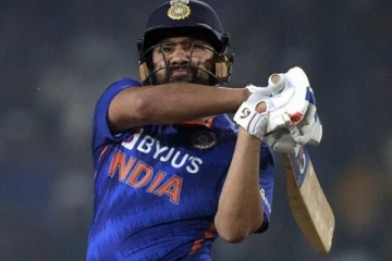 யம்மாடி 3 போட்டிகளில் சாதனைகள்  மேல் சாதனை - விராட் கோலியை பின்னுக்கு தள்ளிய ரோகித் சர்மா