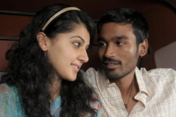 தனுஷின் ஆடுகளம் படத்தில் முதன் முதலில் கதாநாயகியாக நடிக்கவிருந்தது இவர் தான்.. டாப்ஸி கிடையாது