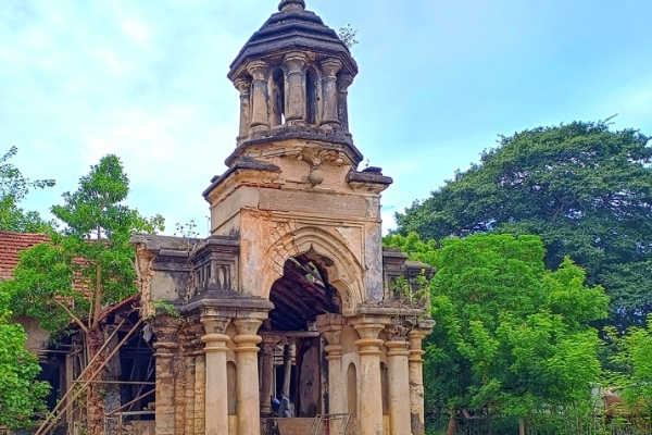 மீண்டும் விழாதிருக்க யாழ் நல்லூர் மத்திரிமனைக்கு பாதுகாப்பு வேலைகள்! | Jaffna Mantri Manai Work To Prevent Damage