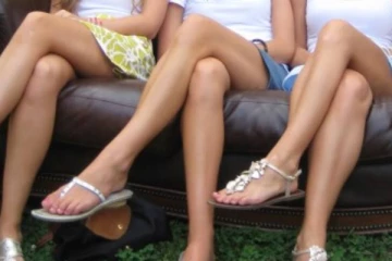 காலுக்கு மேல் கால் போட்டு உட்கார்ந்தால் கெத்து இல்லை...வியாதி: இனி இப்படி பண்ணாதீங்க!