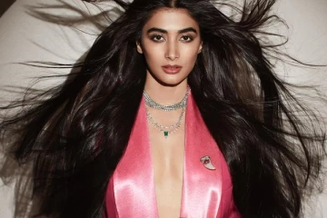 ஹாட் உடையில் பூஜா ஹெக்டேவின் கவர்ச்சி போட்டோஷூட்