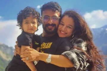 சிங்கப்பெண்ணே சீரியல் நடிகர் தர்ஷக் தனது குடும்பத்துடன் வெளியிட்ட லேட்டஸ்ட் போட்டோஸ்