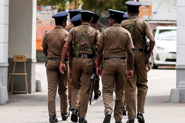 கத்தோலிக்க பாதிரியார் மீது தாக்குதல்! ஆறு காவல்துறையினர் அதிரடி கைது | Assault Of A Priest Six Police Officers Arrested கத்தோலிக்க பாதிரியார் மீது தாக்குதல்! ஆறு காவல்துறையினர் அதிரடி கைது | Assault Of A Priest Six Police Officers Arrested