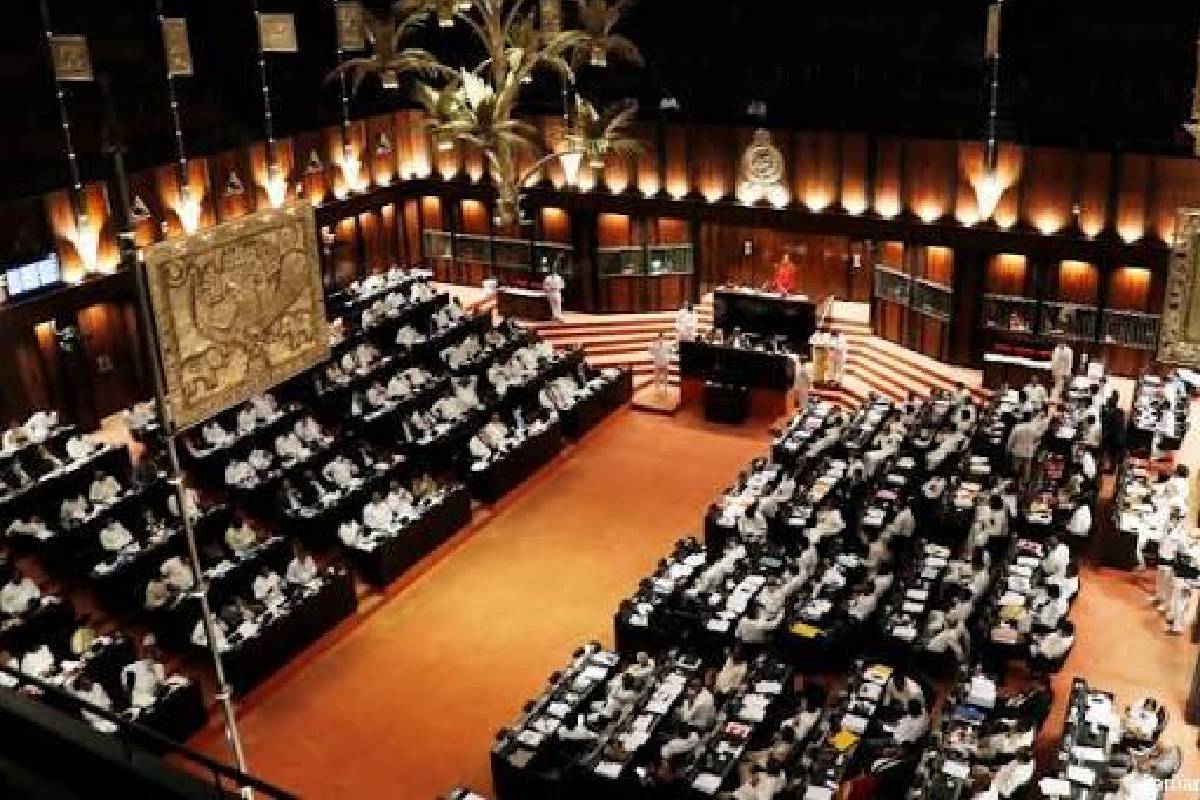 சிறைச்சாலைகளில் கைதிகளின் நெரிசலைக் குறைக்க நாடாளுமன்ற மேற்பார்வைக்குழு ஆலோசனை | Consultations Prisoner Overcrowding In Jails சிறைச்சாலைகளில் கைதிகளின் நெரிசலைக் குறைக்க நாடாளுமன்ற மேற்பார்வைக்குழு ஆலோசனை | Consultations Prisoner Overcrowding In Jails