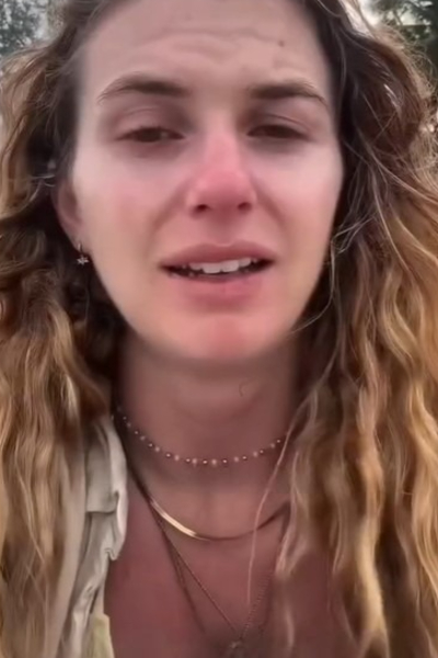 வெளிநாட்டு பெண் சுற்றுலாப்பயணியிடம் மிகவும் அநாகரீகமாக நடந்துகொண்ட நபர்! | Foreign Woman Assault In Srilanka Viral Video வெளிநாட்டு பெண் சுற்றுலாப்பயணியிடம் மிகவும் அநாகரீகமாக நடந்துகொண்ட நபர்! | Foreign Woman Assault In Srilanka Viral Video