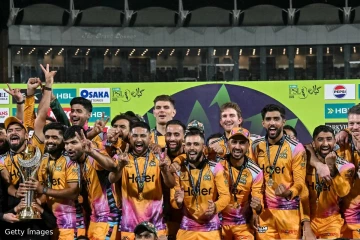 PSL கிண்ணத்தை வென்ற பாபர் அஸாம் அணி